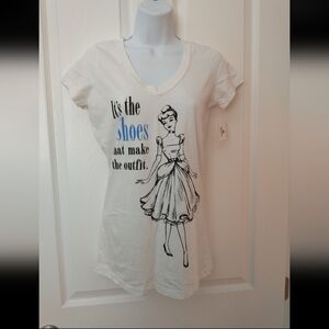 Disney Tee-shirt, Junior.  NWT, Size L ( Runs Smaller)